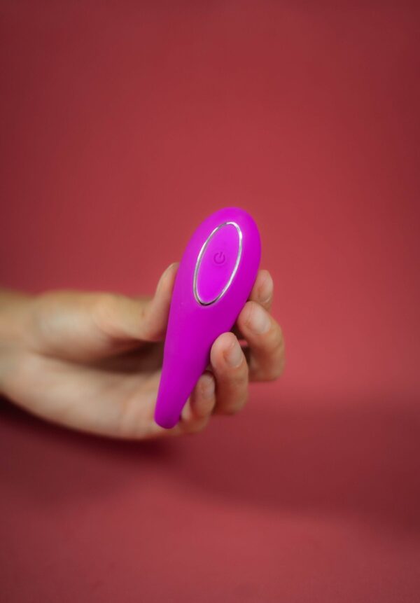 Vibrador de Luxo para Casais com 12 Modos de Vibração e Controle Wireless - Image 4