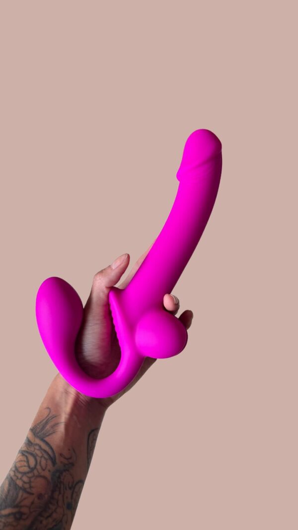Prótese Realística com Esguicho + Plug Anal em Silicone - Image 2